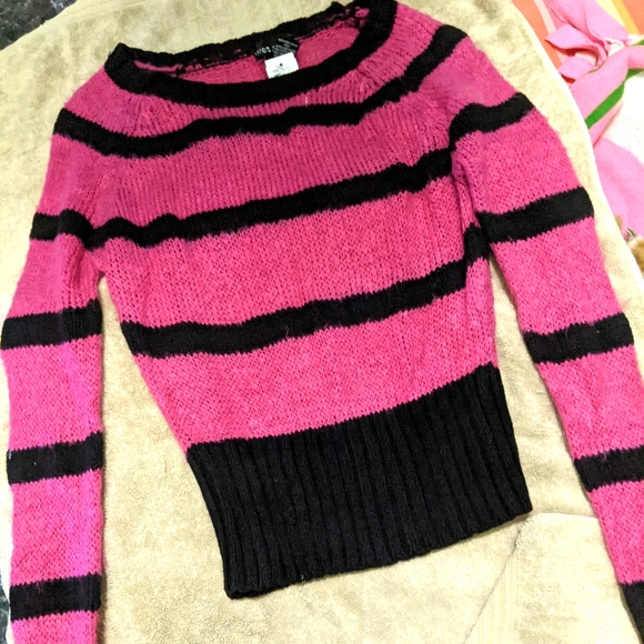 Sweater - Picture 1 of 1
